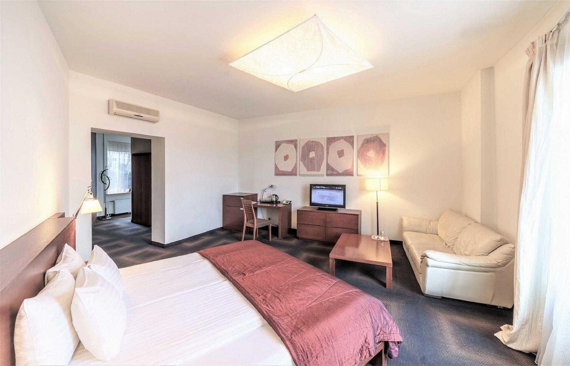 ริกซ์เวล เซ็นทรา โฮเต็ล Hotel รีกา ภายนอก รูปภาพ